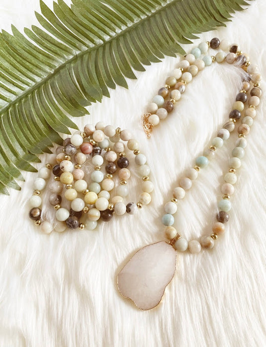 Adorned Elegance: Unveiling the Beauty of Unique Gemstone Necklaces